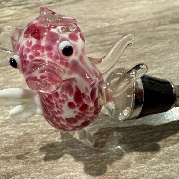 Glass Flying Pig Wine Stopper. Pink & White. Pre-owned. See Photos. - Picture 2 of 9